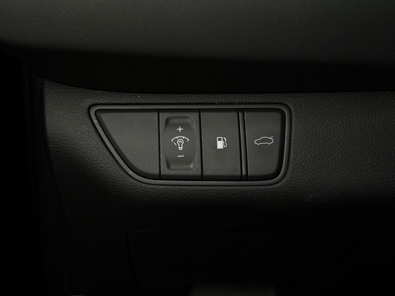 Used 2025 Genesis G70 2.5T AWD/4WD image 21