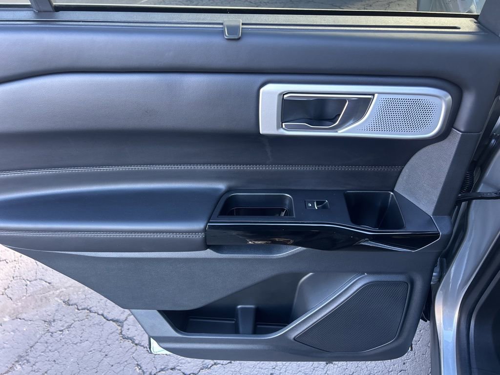 Used 2022 Ford Explorer Platinum w/ Equipment Group 601A image 36