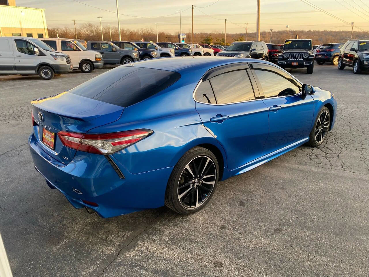 Used 2018 Toyota Camry XSE FWD image 7