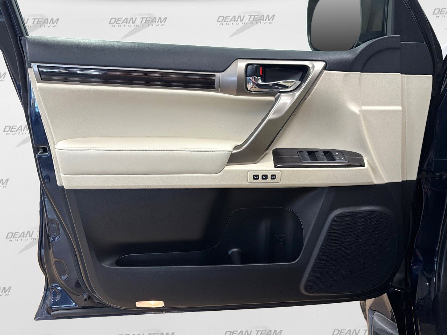 Used 2020 Lexus GX 460 Premium w/ Premium Package AWD/4WD image 13