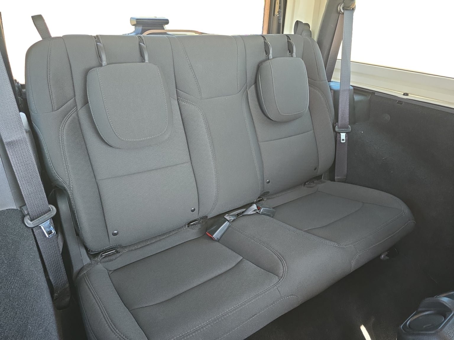 Used 2022 Jeep Wrangler Sport AWD/4WD image 18