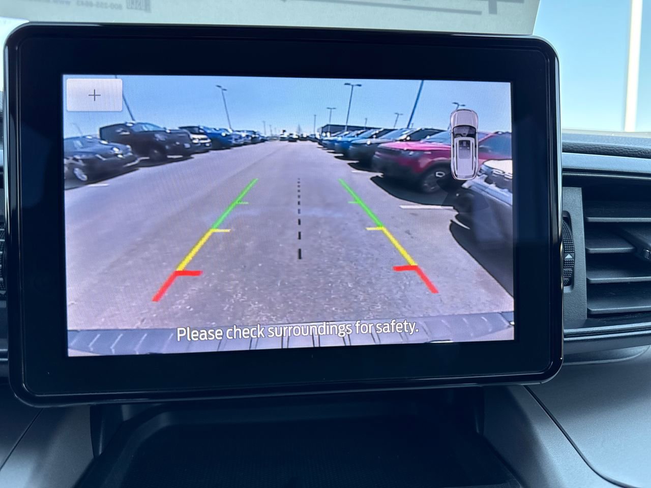 Used 2023 Ford Explorer XLT AWD/4WD image 22