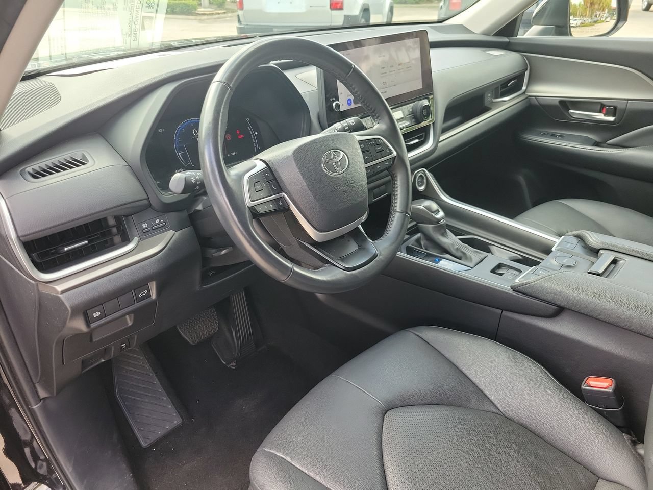 Used 2025 Toyota Grand Highlander FWD image 15