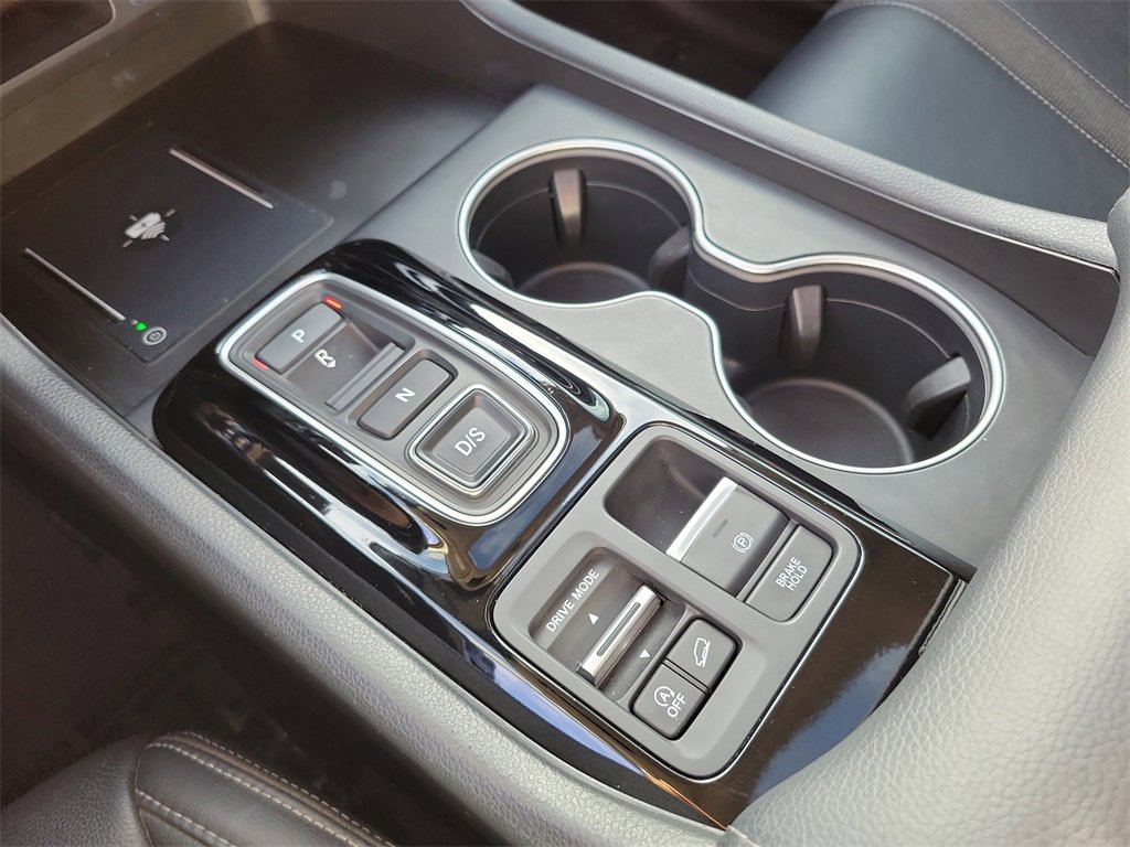 Used 2023 Honda Pilot Touring image 14