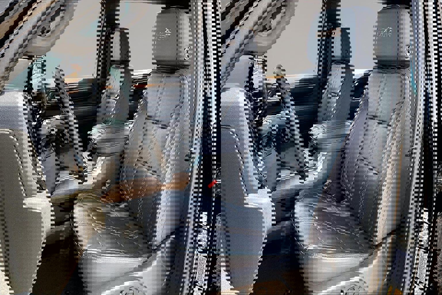 Used 2024 Chevrolet Silverado 3500 High Country w/ Technology Package image 22