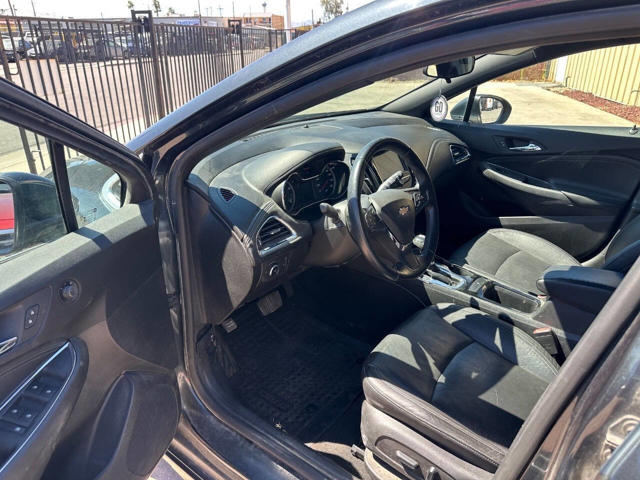 Used 2017 Chevrolet Cruze Premier w/ RS Package FWD image 6