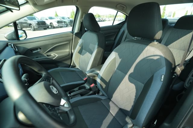 Used 2025 Nissan Versa SV FWD image 39