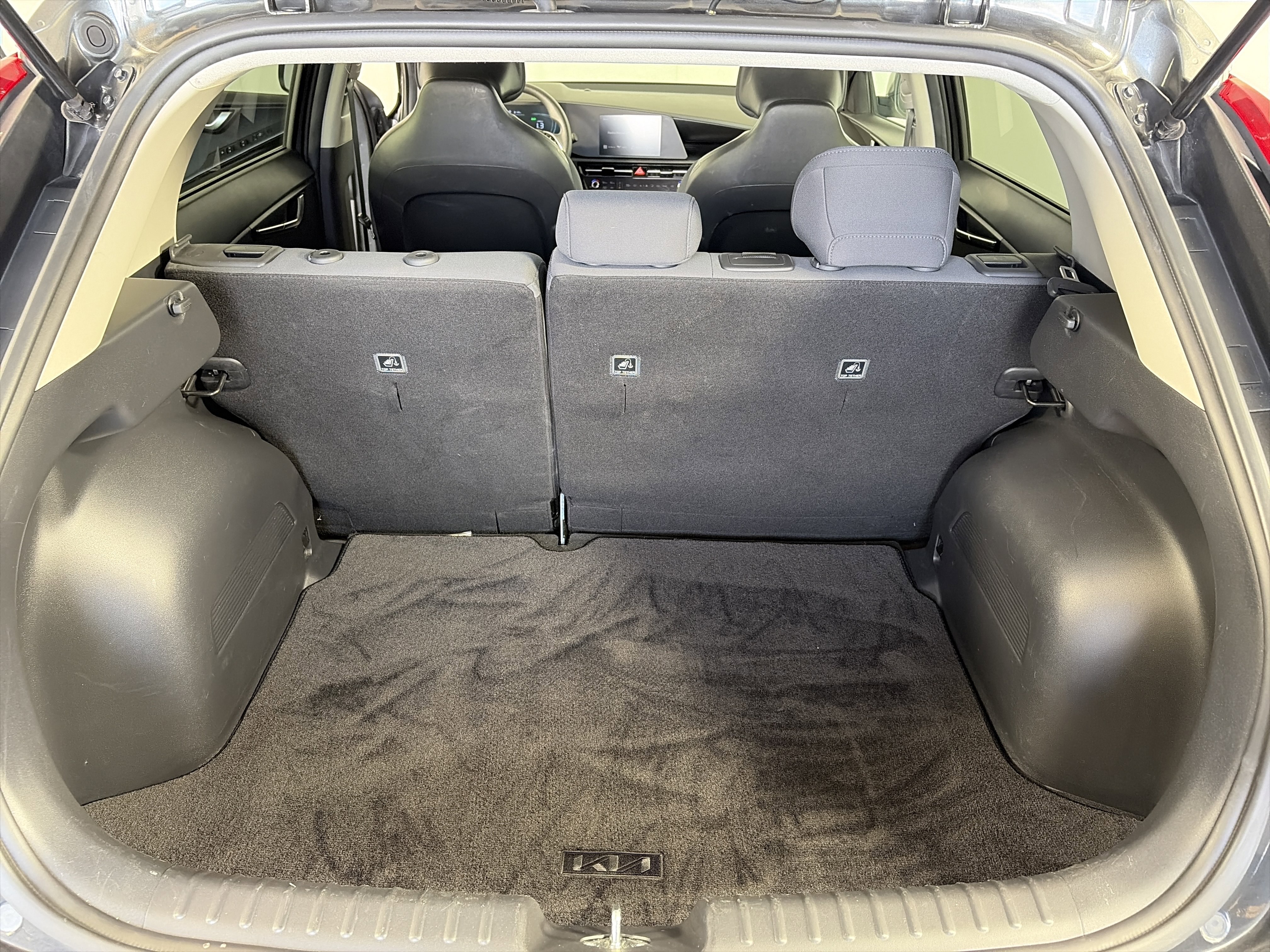 Used 2024 Kia Niro LX FWD image 14