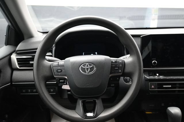 Used 2025 Toyota Camry LE FWD image 23