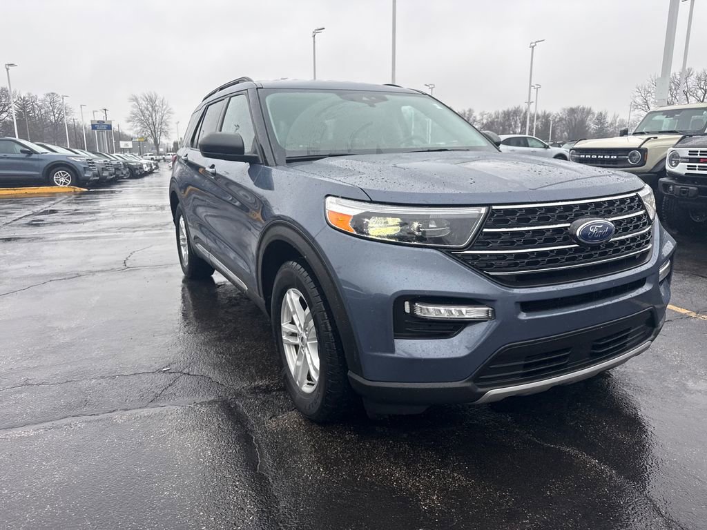 Used 2021 Ford Explorer XLT w/ Equipment Group 202A image 4