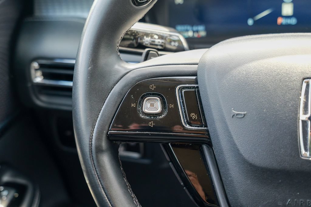 Used 2023 Lincoln Corsair AWD image 43
