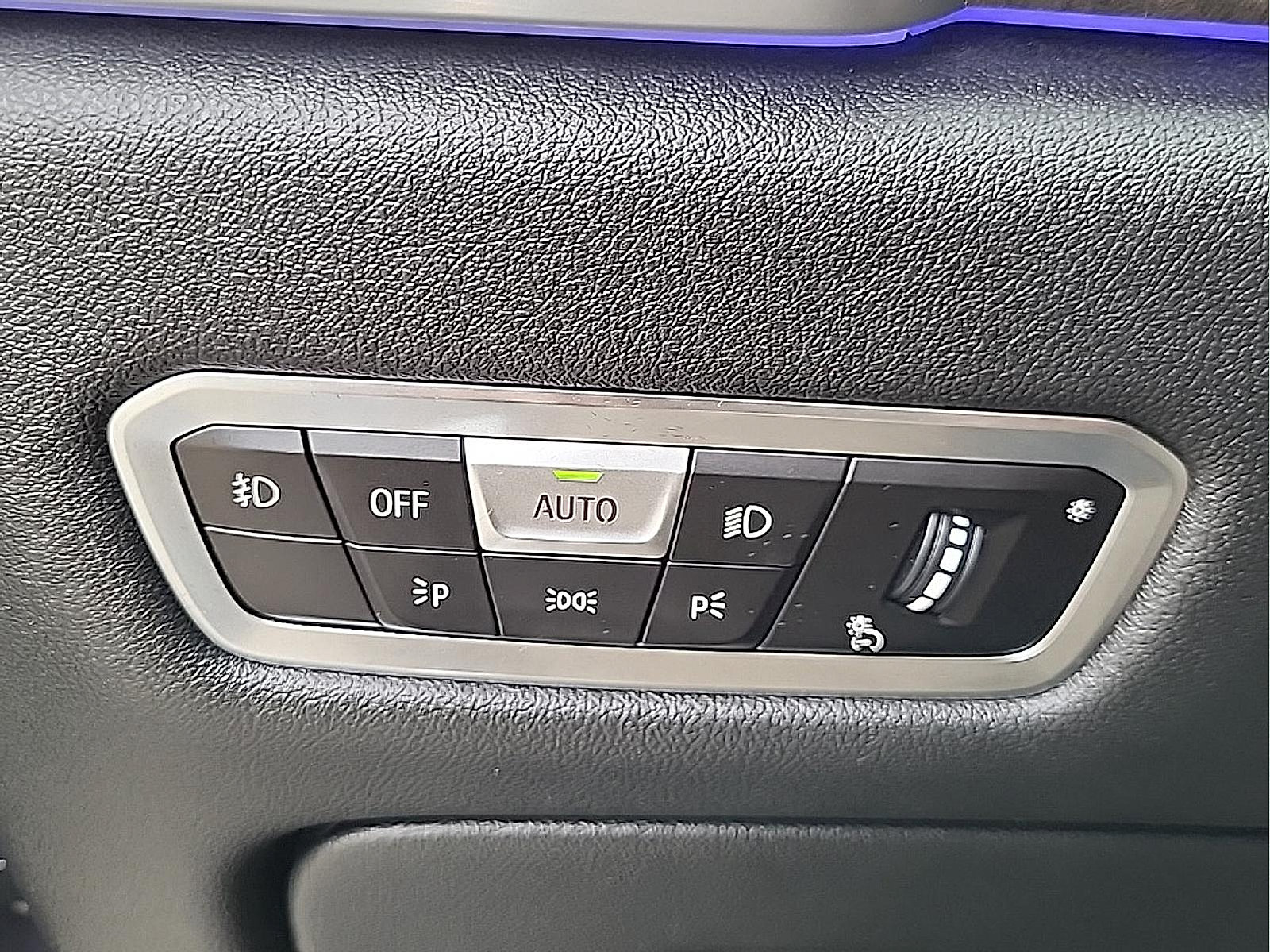 Used 2019 BMW X5 xDrive50i w/ M Sport Package AWD/4WD image 21