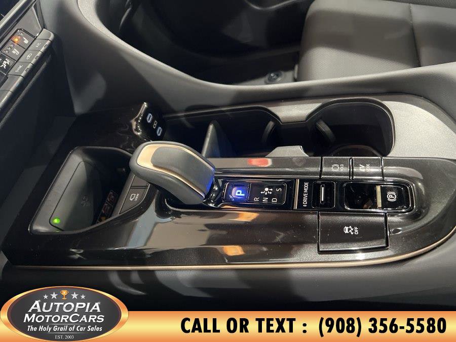 Used 2025 Toyota Crown Signia AWD/4WD image 38
