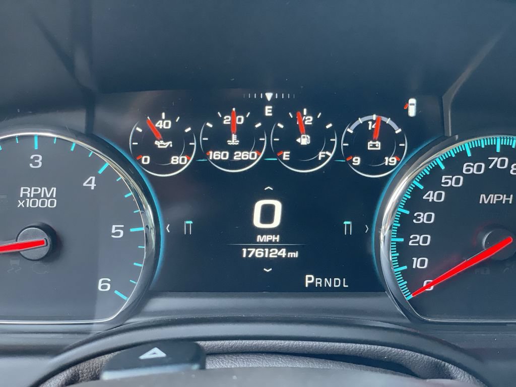 Used 2019 Chevrolet Suburban Premier RWD image 13