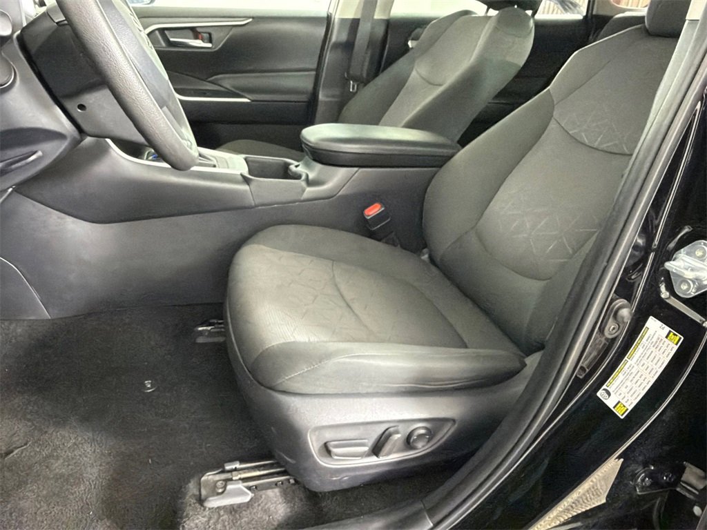 Used 2024 Toyota RAV4 XLE image 9