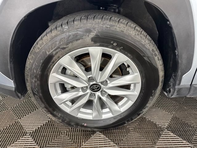 Used 2023 Toyota Corolla Cross LE w/ Moonroof Package AWD/4WD image 32