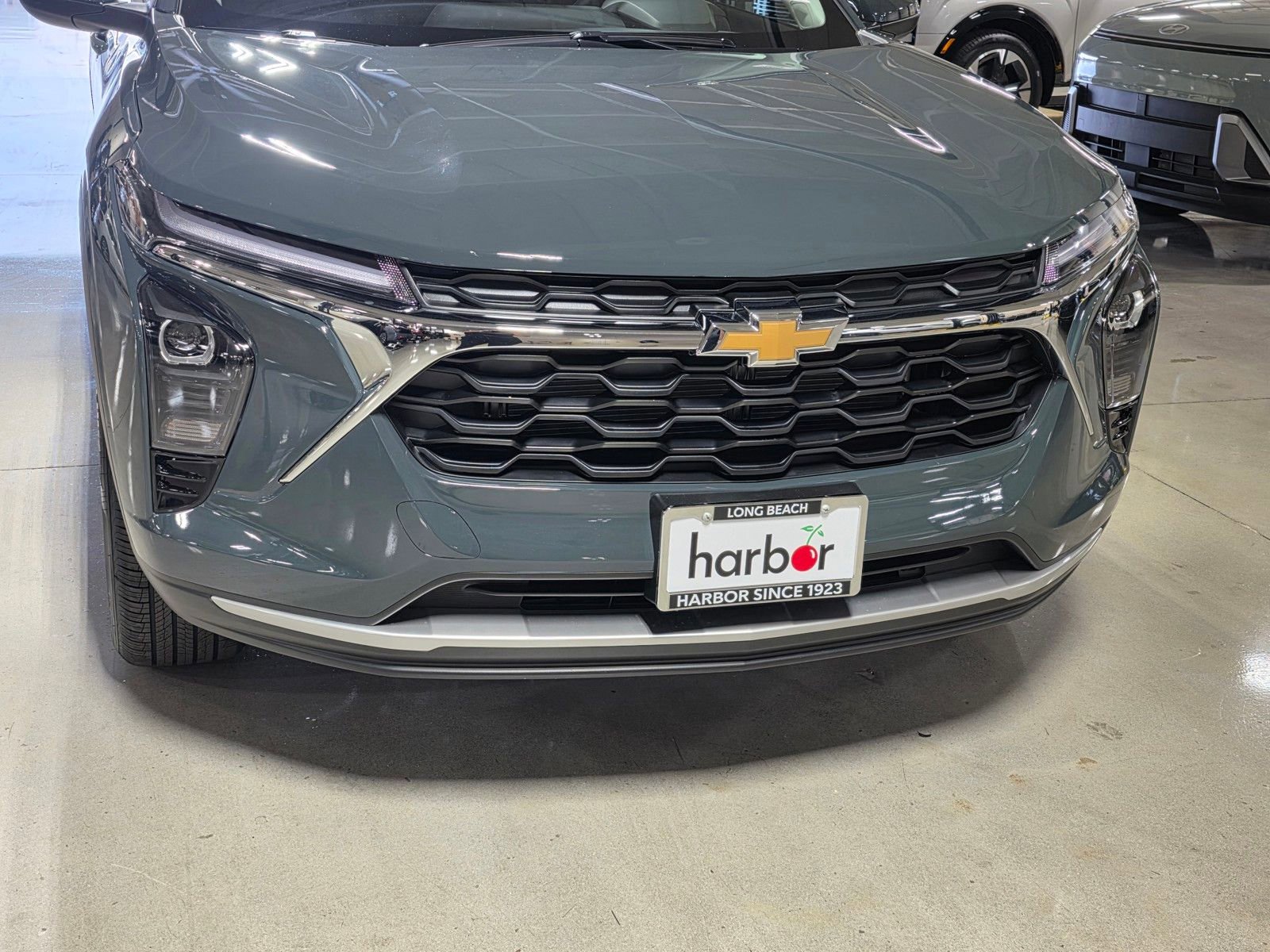 New 2026 Chevrolet Trax LT w/ Driver Confidence Package FWD image 9