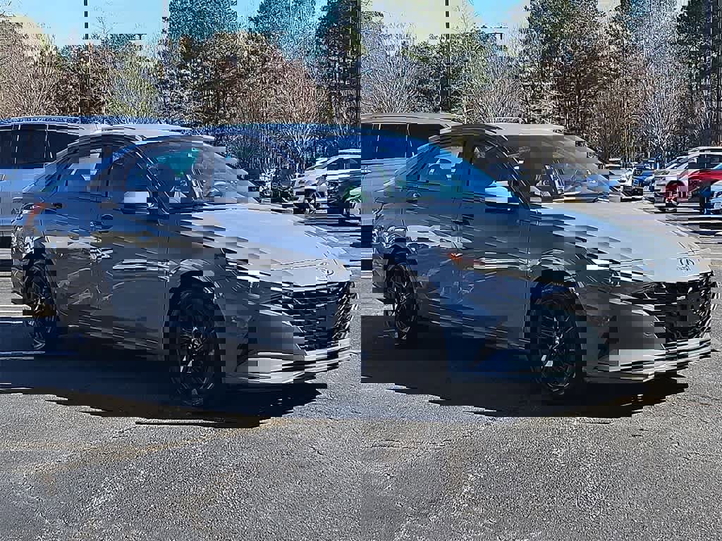 Used 2021 Hyundai Elantra SEL image 3