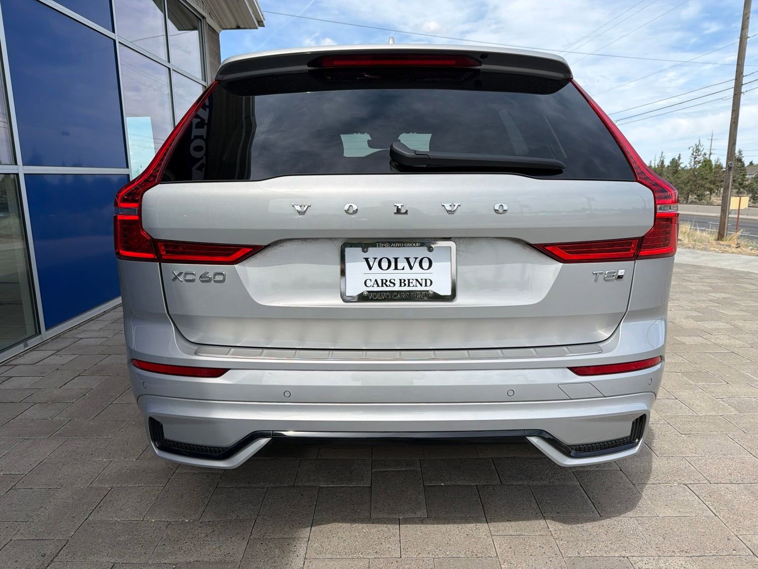 Used 2025 Volvo XC60 T8 Plus w/ Protection Package Premier AWD/4WD image 6