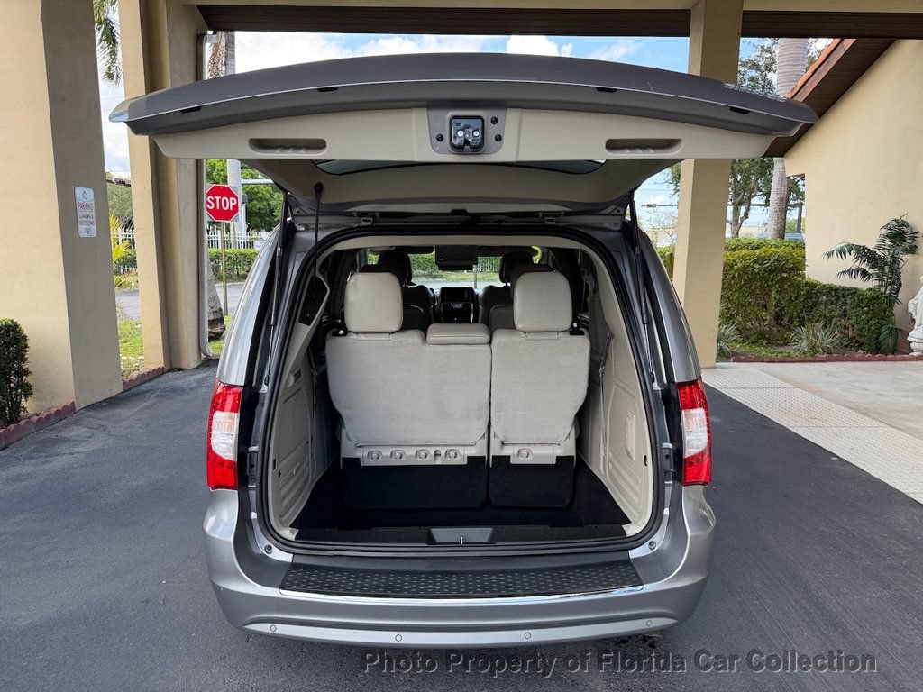Used 2013 Chrysler Town & Country Limited w/ Luxury Group FWD image 83