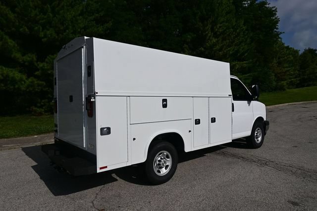 New 2026 Chevrolet Express 3500 w/ Power Convenience Package RWD image 8