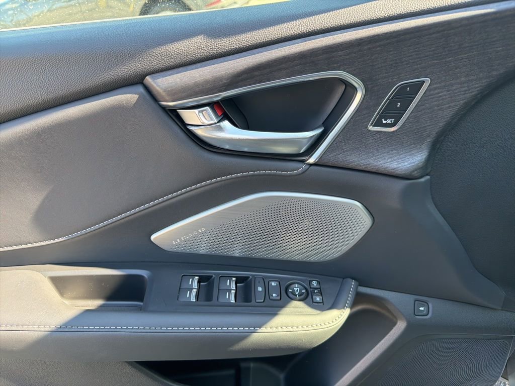 New 2026 Acura RDX SH-AWD image 12