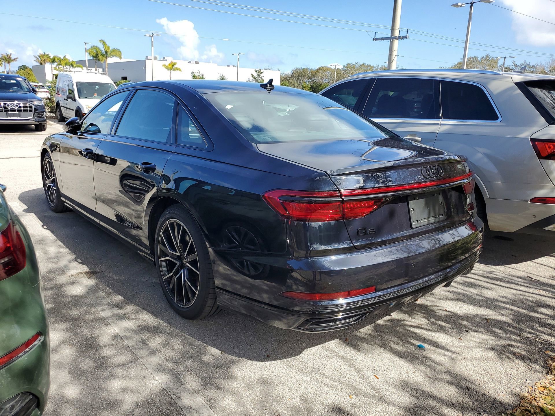 Used 2021 Audi A8 L 4.0T image 4