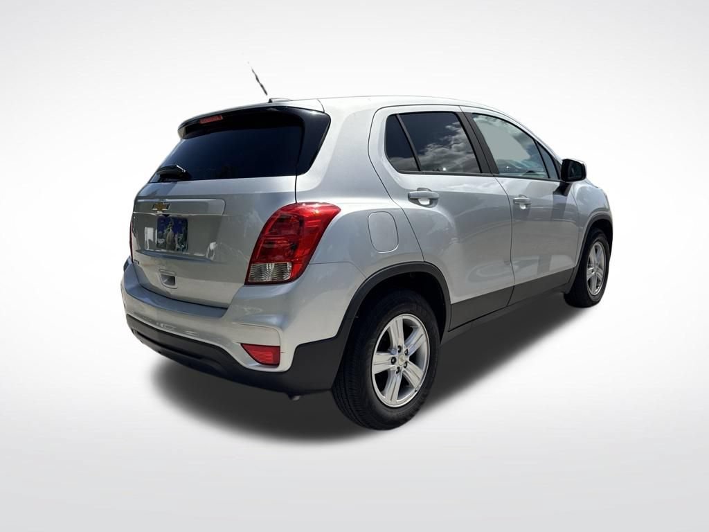 Used 2020 Chevrolet Trax LS w/ Tint and Cruise Package FWD image 5