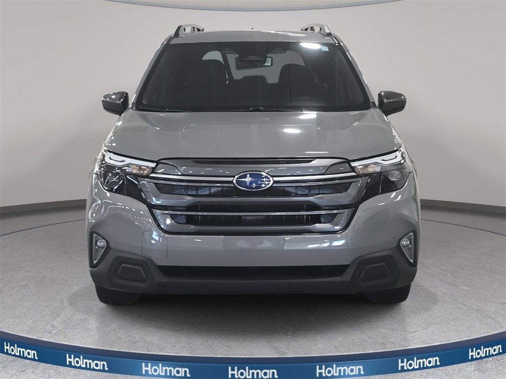 Used 2025 Subaru Forester Premium image 3