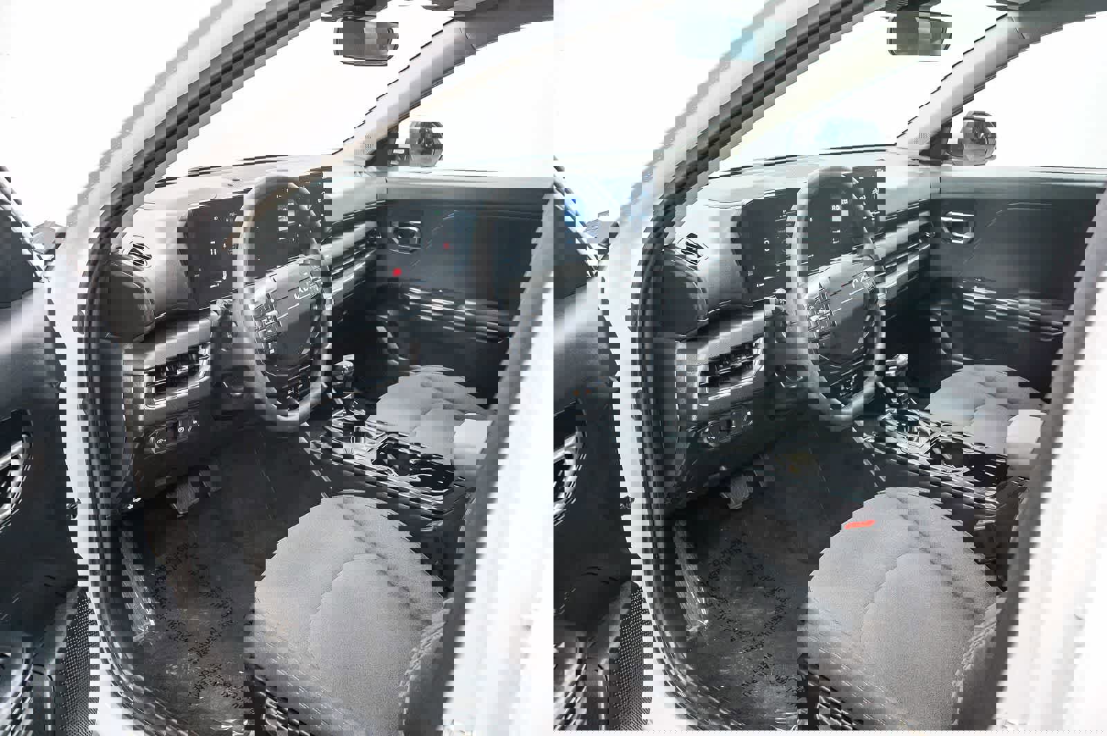 Used 2025 Kia K4 LXS image 17