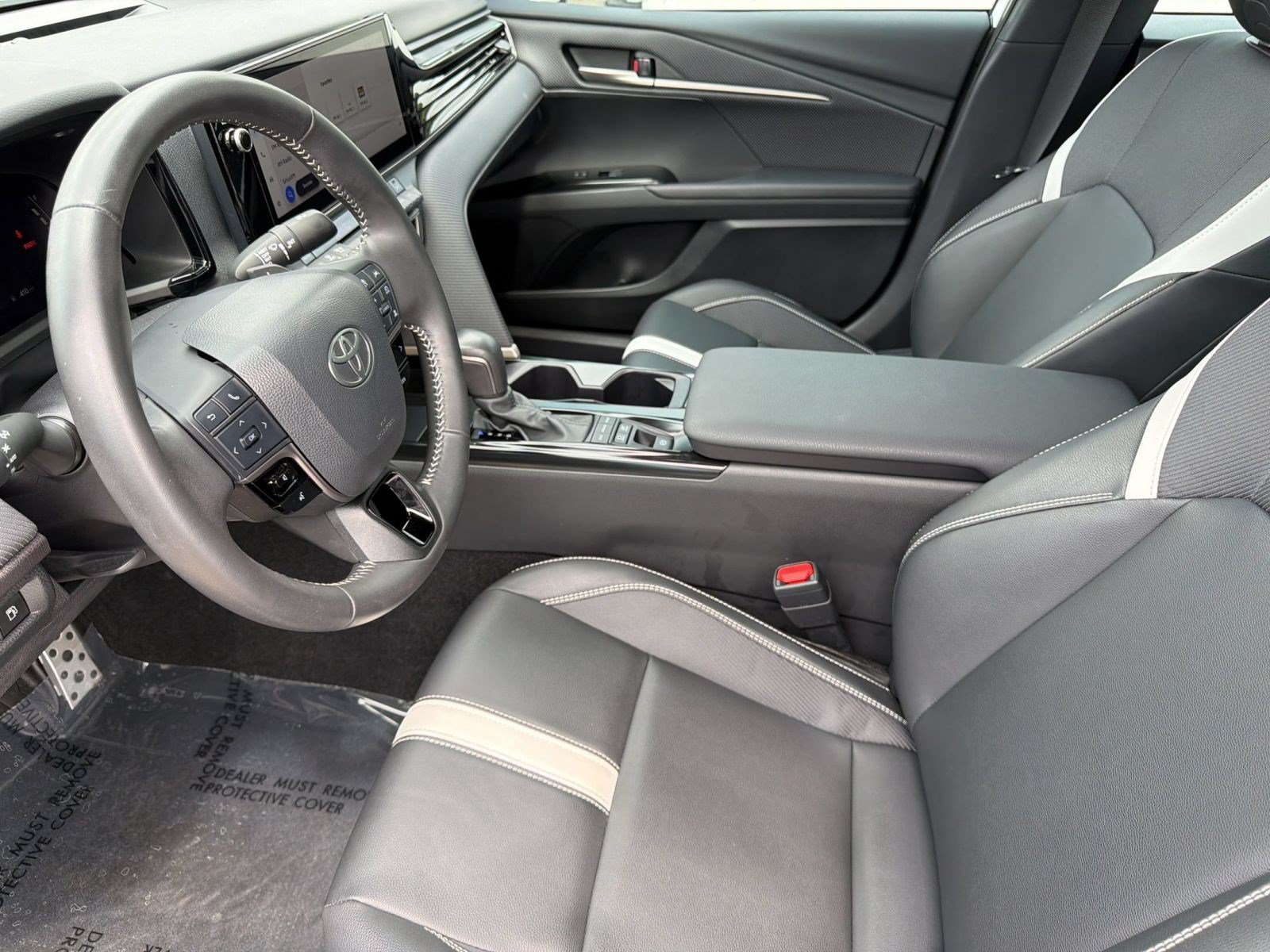 Used 2025 Toyota Camry SE w/ Multimedia Upgrade Package FWD image 5