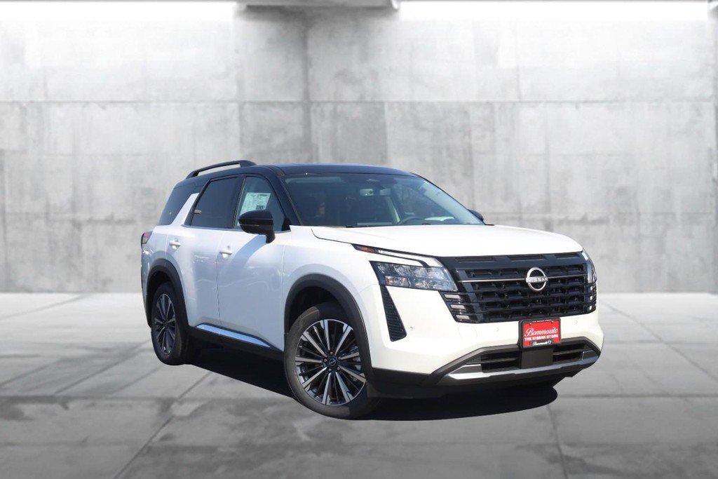 New 2026 Nissan Pathfinder Platinum image 2