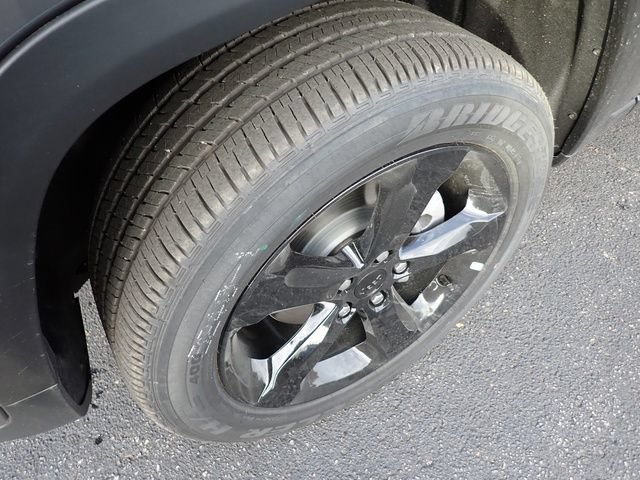 New 2025 Jeep Grand Cherokee Altitude AWD/4WD image 10