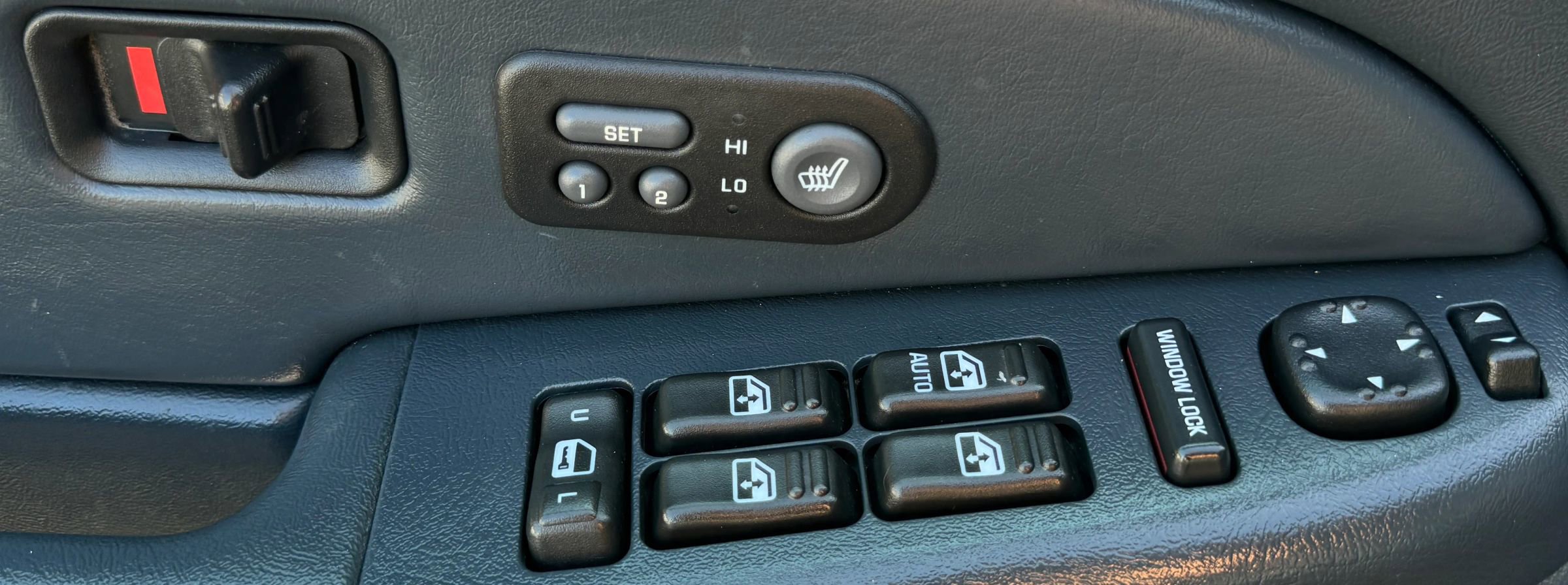 Used 2002 Chevrolet Avalanche 4x4 w/ Off-Road Suspension Pkg image 14