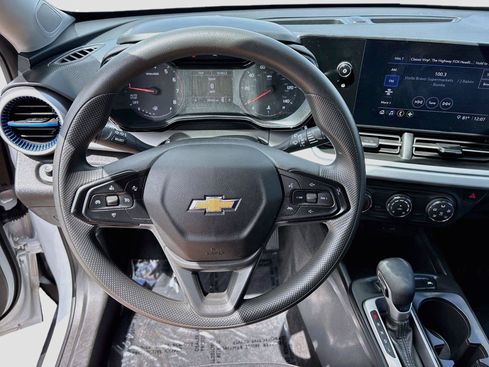 Used 2025 Chevrolet Trax LS FWD image 11