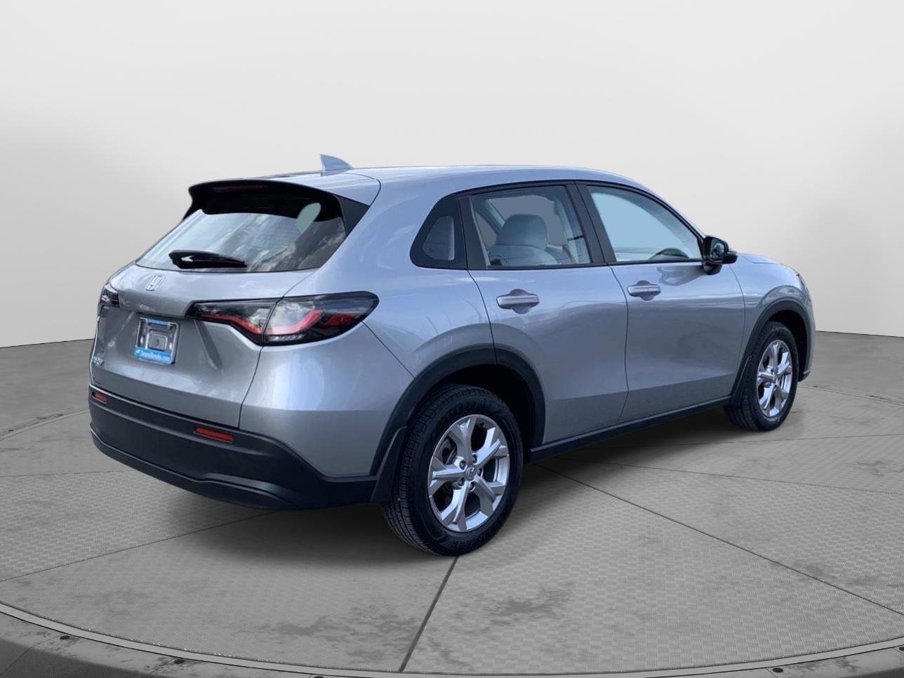 Used 2023 Honda HR-V LX image 3