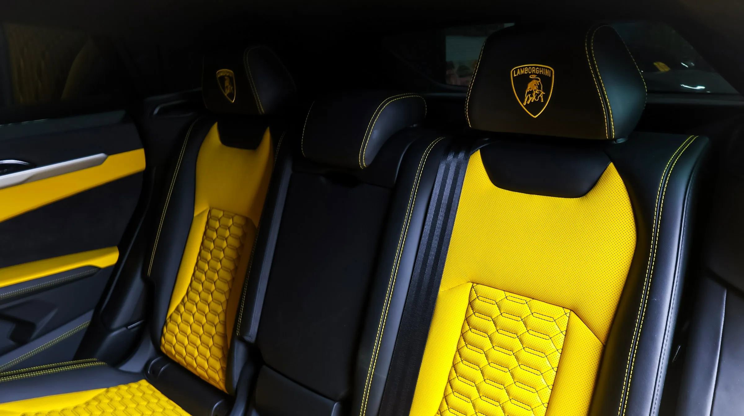 Used 2019 Lamborghini Urus AWD/4WD image 18