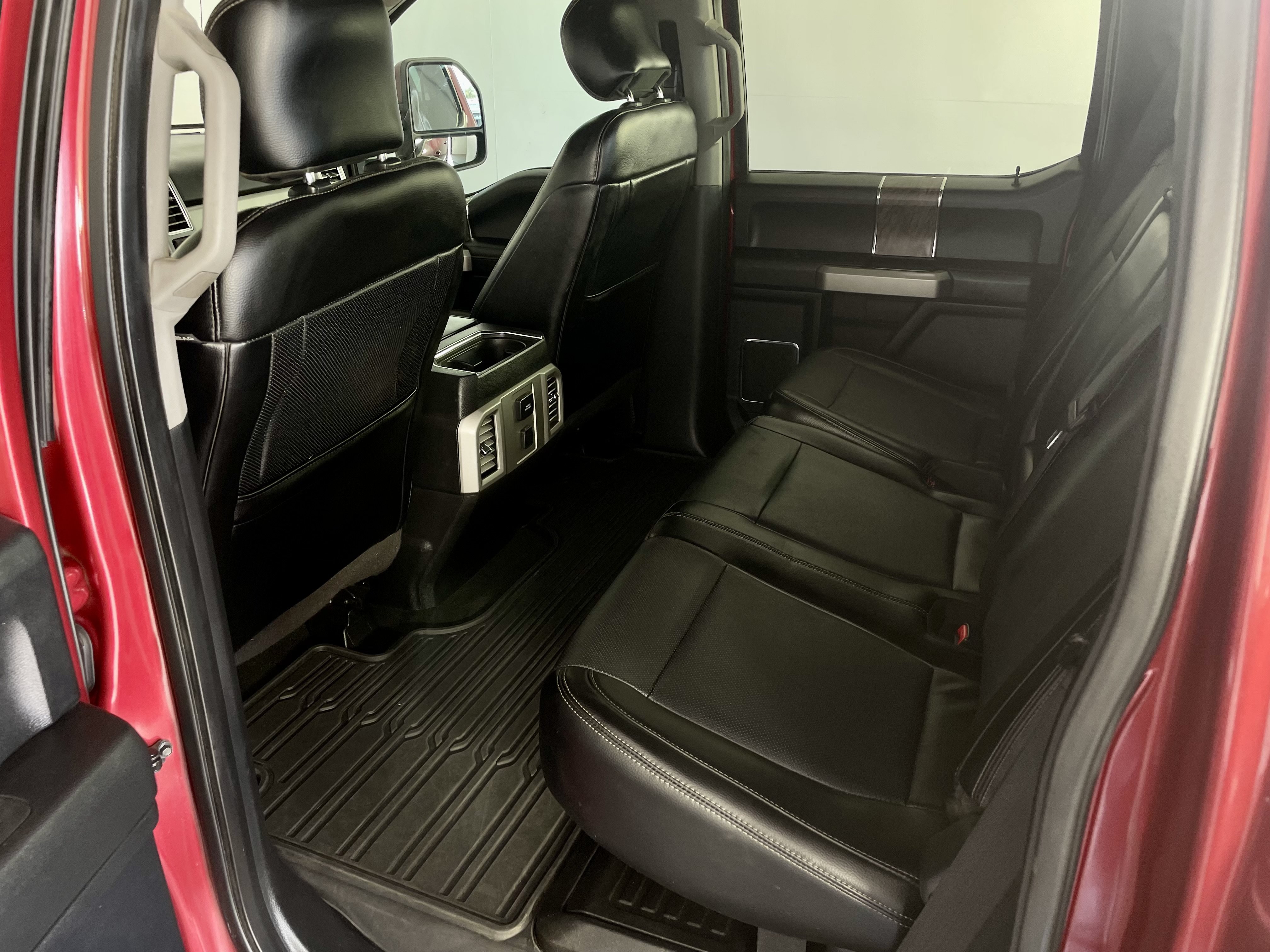 Used 2017 Ford F250 Lariat w/ Lariat Ultimate Package AWD/4WD image 9