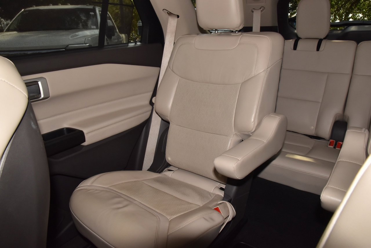 Used 2020 Ford Explorer Platinum w/ Premium Technology Package AWD/4WD image 21