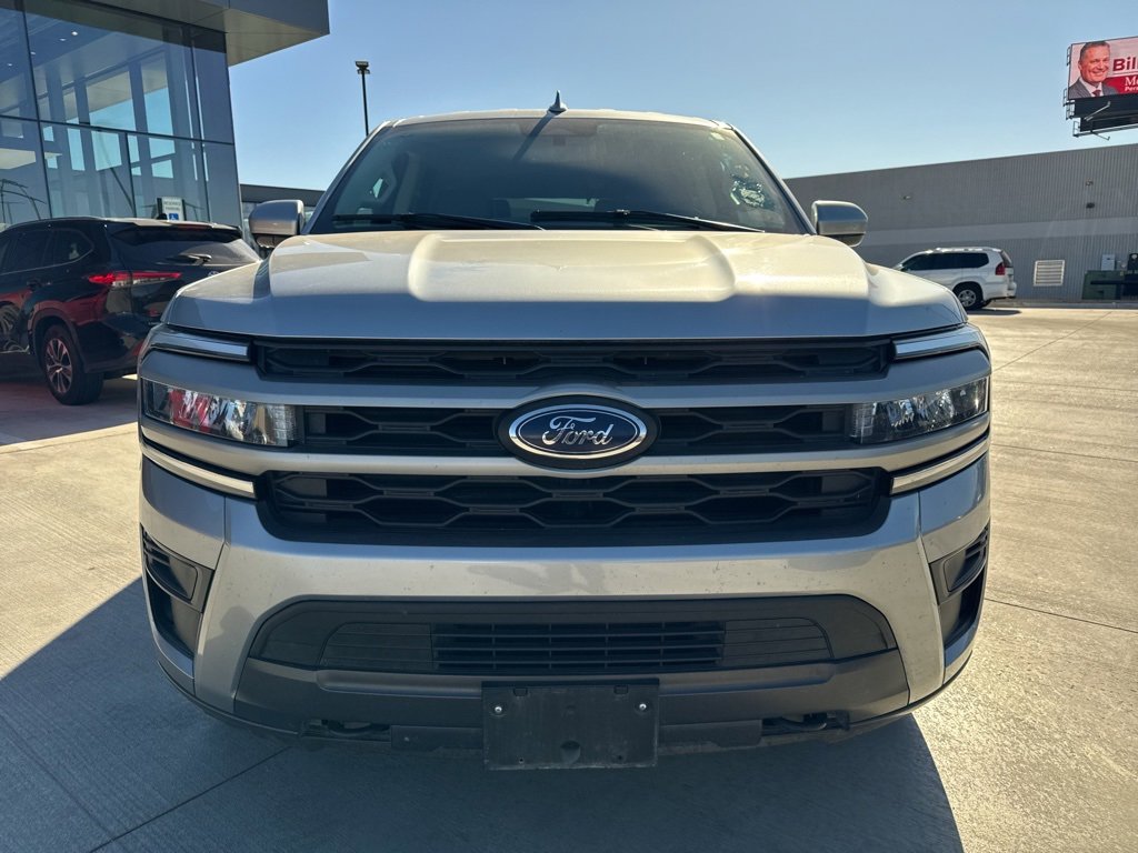 Used 2023 Ford Expedition XLT image 2