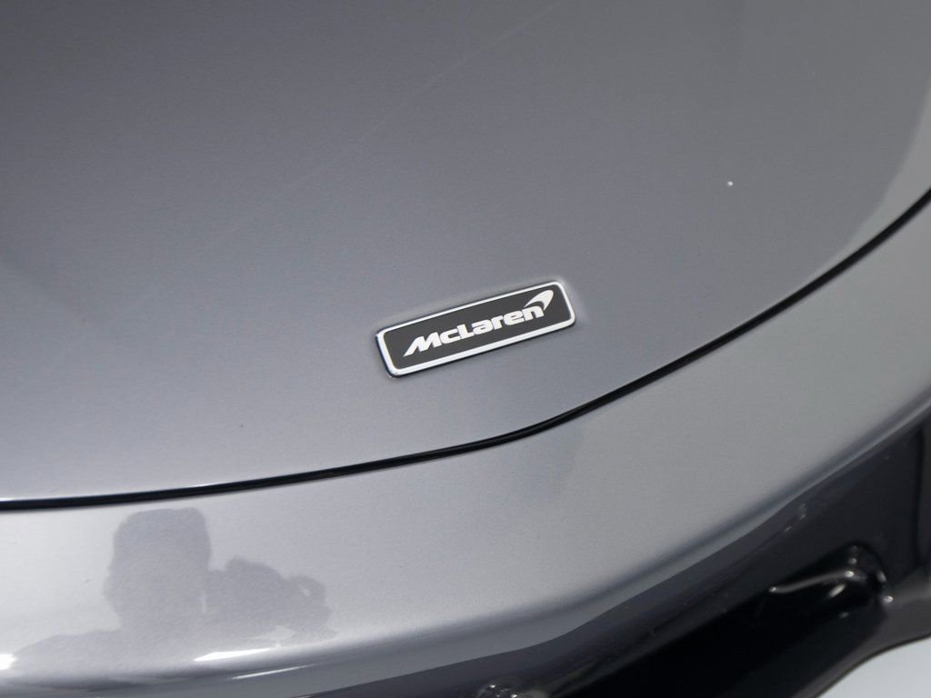 Used 2023 McLaren Artura image 30