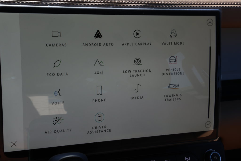 New 2026 Land Rover Defender 110 X-Dynamic SE AWD/4WD image 26