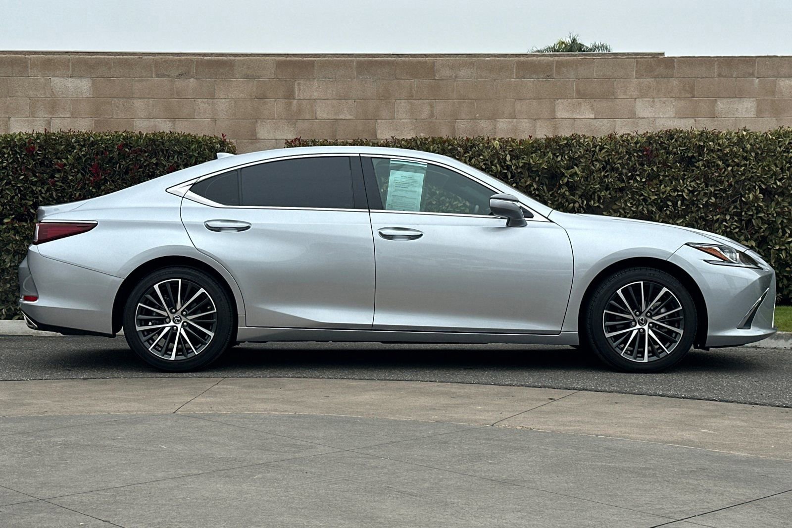 Certified 2024 Lexus ES 350 w/ Premium Package image 3