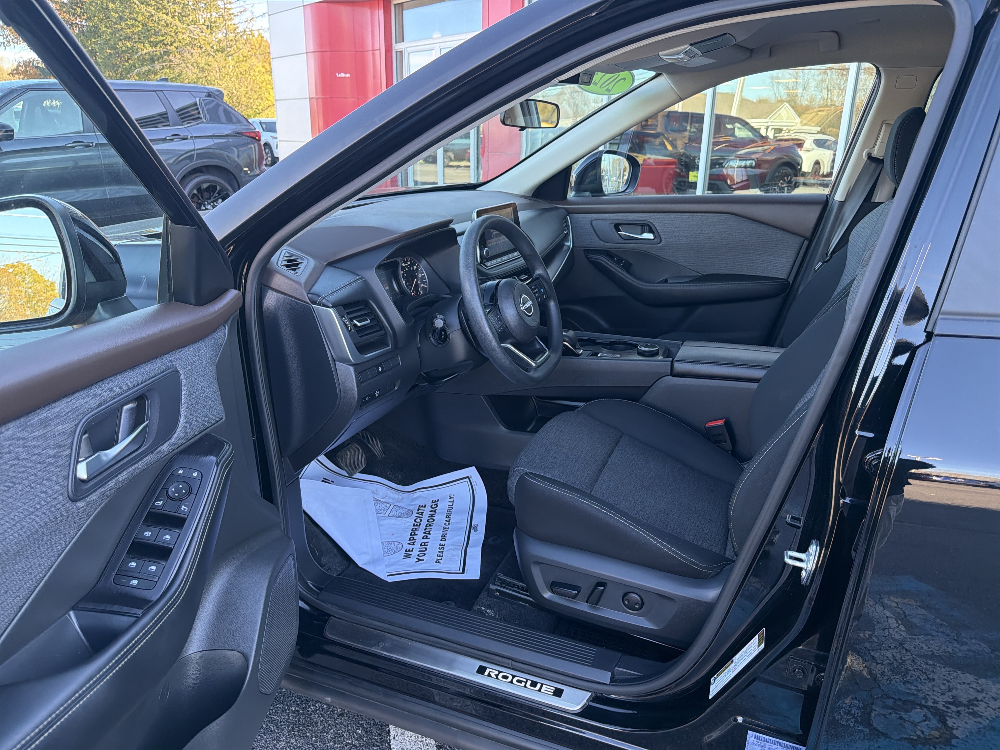 Certified 2023 Nissan Rogue SV AWD/4WD image 2