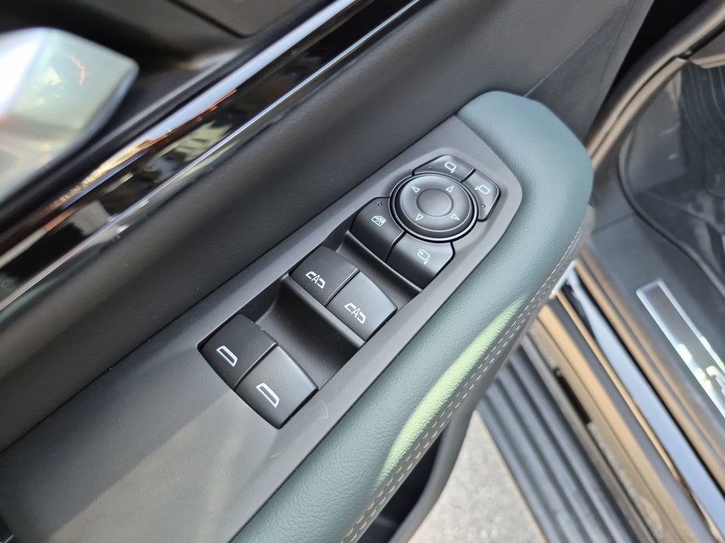 New 2026 GMC Yukon XL AT4 w/ AT4 Premium Plus Package AWD/4WD image 21