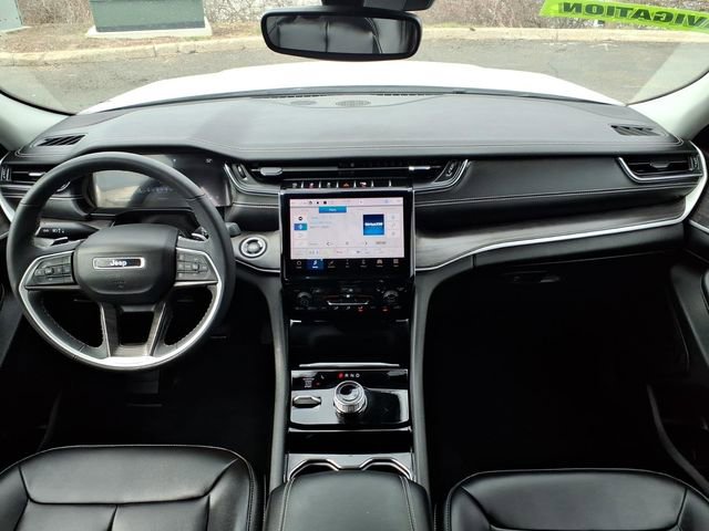 Certified 2023 Jeep Grand Cherokee L Limited w/ Black Appearance Package AWD/4WD image 18