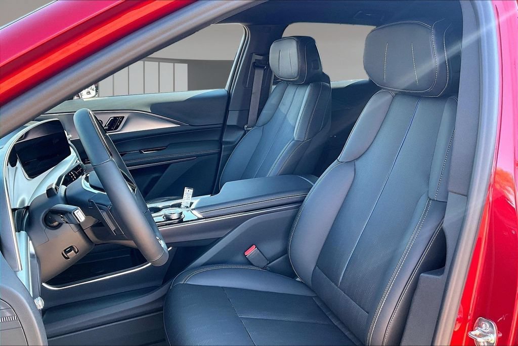 New 2027 Cadillac Optiq Sport w/ LPO, Floor Liner Package AWD/4WD image 9