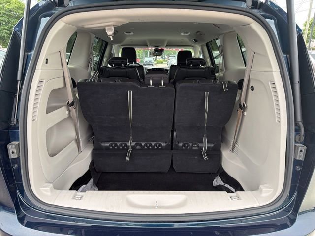 Used 2023 Chrysler Pacifica Touring-L FWD image 7