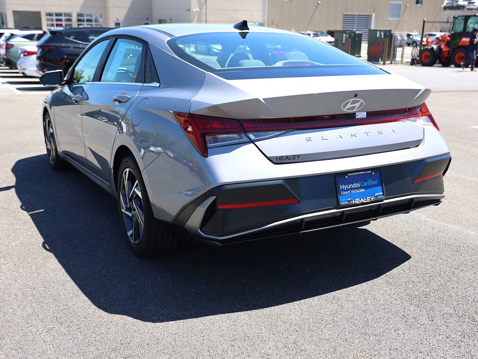 Used 2025 Hyundai Elantra SEL FWD image 5