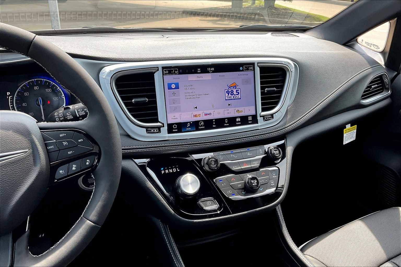 New 2026 Chrysler Pacifica Limited w/ S Appearance Package image 6